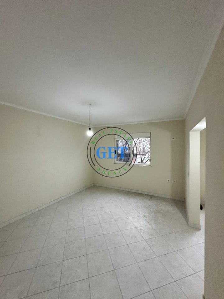 Shitet, Apartament 1+1, pranë Vala Park,Durrës.