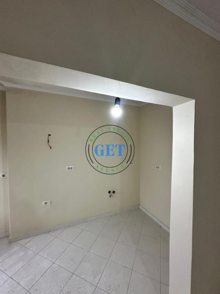 Shitet, Apartament 1+1, pranë Vala Park,Durrës.