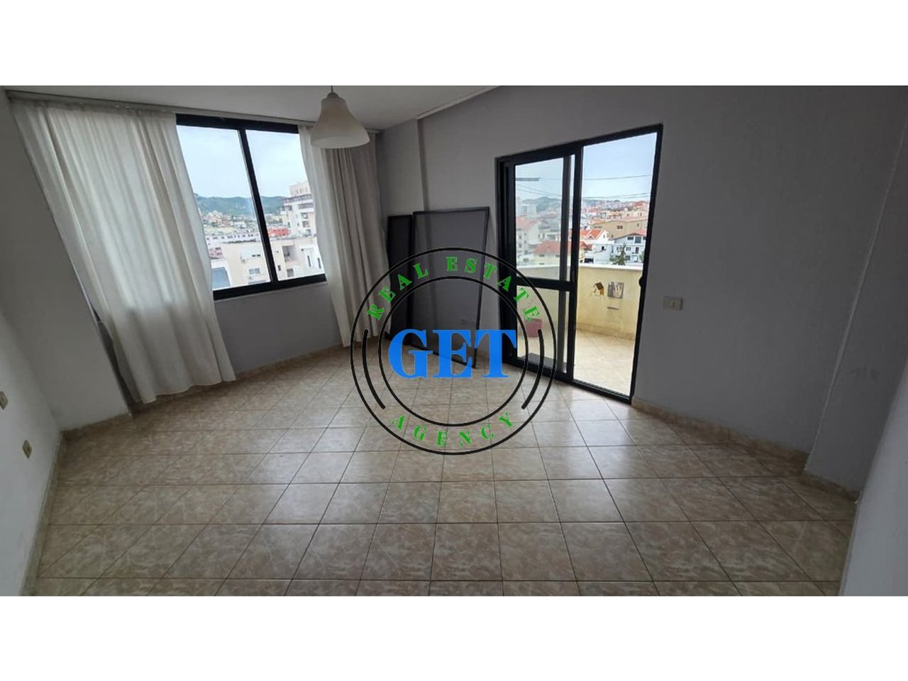 shitet, Apartament 2+1, lagjia 18, Durres