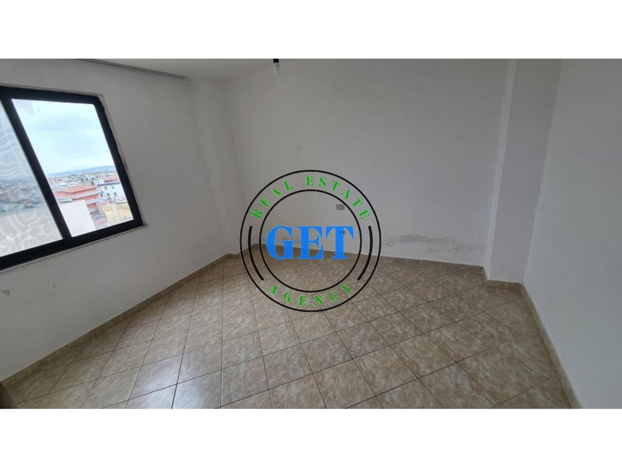 shitet, Apartament 2+1, lagjia 18, Durres