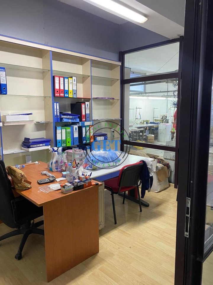 Shitet Aktiviteti , Rrobaqepësi, Lagja 14,Durrës