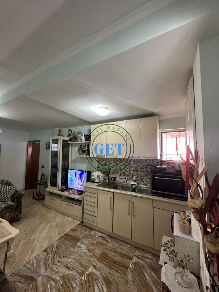 Shitet Apartament 2+1 | Lagjja 18, Durrës