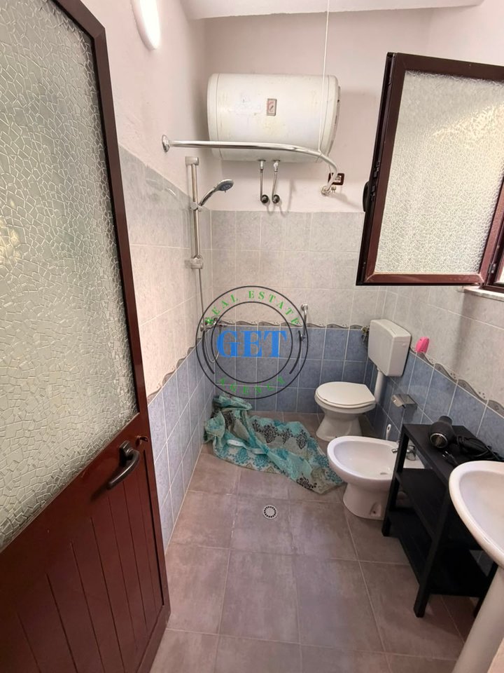 Primo piano di una casa privata 1+1 in affitto | Beach Railway, Durrës