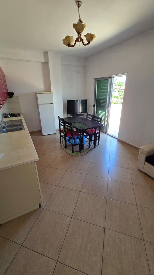 Jepet me Qira Apartament 1+1 me Verandë | Shkolla “Eftali Koci”, Durrës