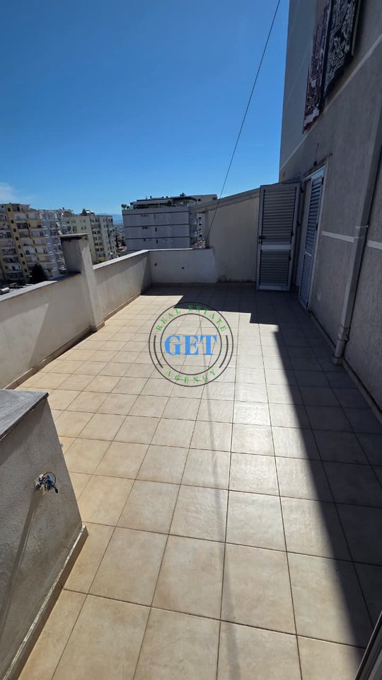 Jepet me Qira Apartament 1+1 me Verandë | Shkolla “Eftali Koci”, Durrës