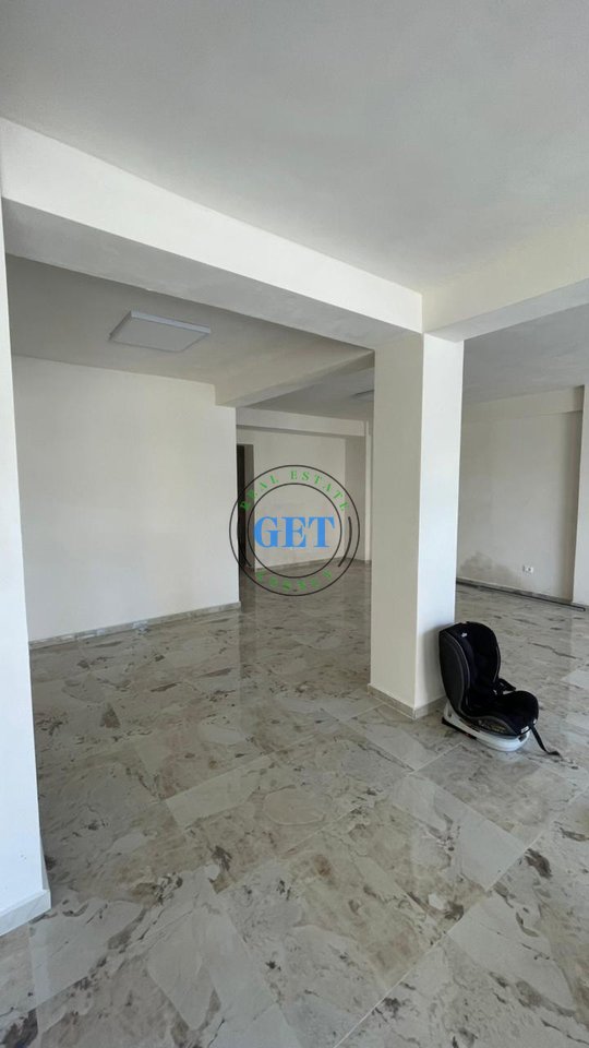 Negozio in Affitto | Primo Piano | Quartiere 16, Durrës