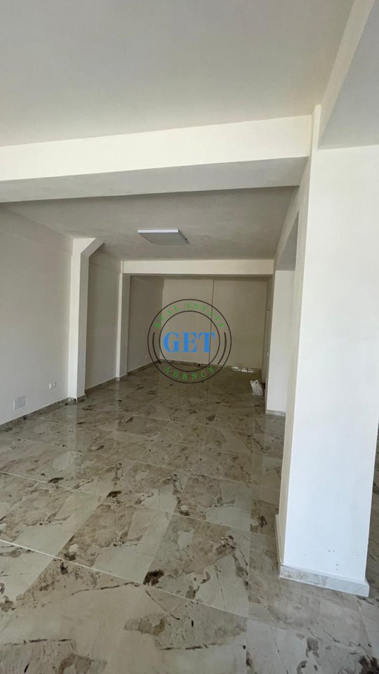 Negozio in Affitto | Primo Piano | Quartiere 16, Durrës