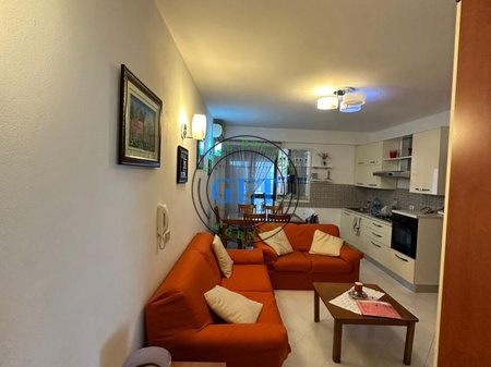 Jepet me qira, Apartament 1+1 ne Plazh, Durres