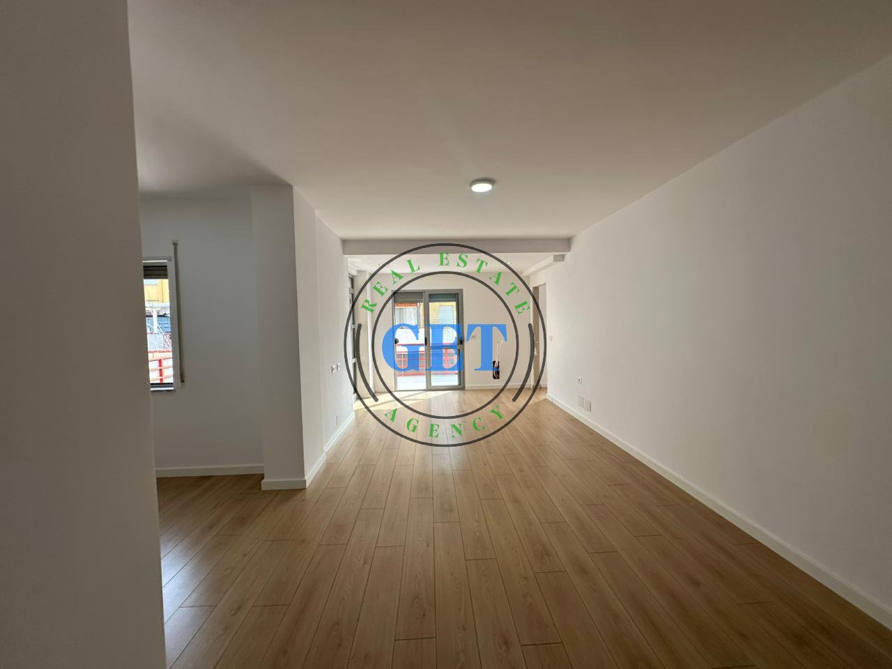 Shitet Apartament 2+1 + Depo, Plazh Hekurudha (pranë EKA), Durrës