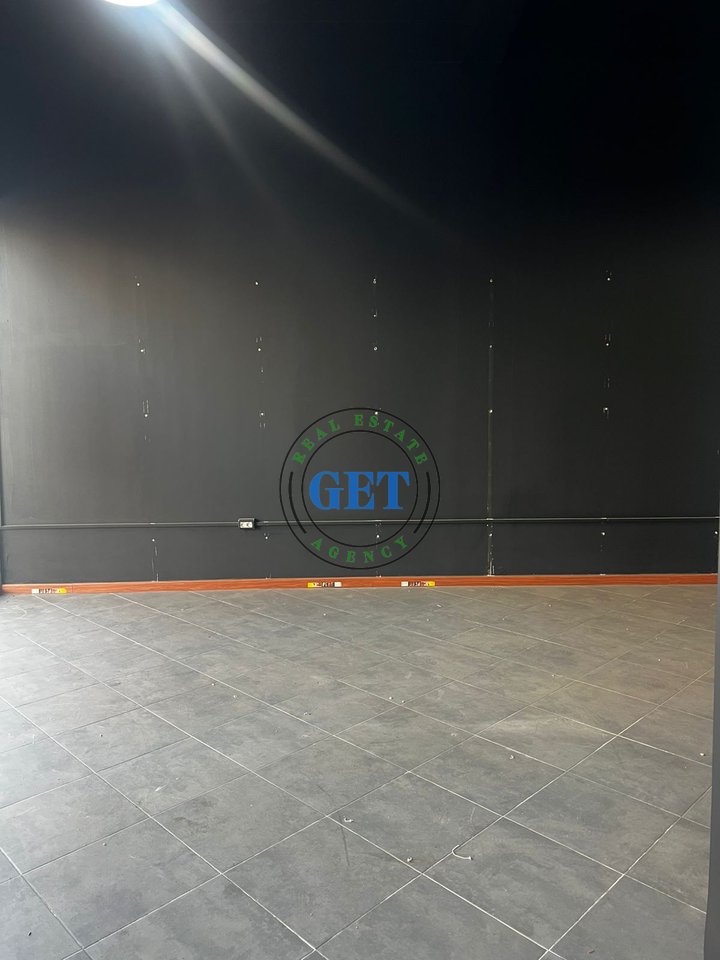 Jepet me qira, Ambient Biznesi ,Perballe Galaktikut, Durrës