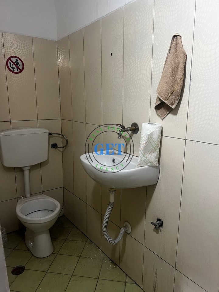 Jepet me qira, Ambient Biznesi ,Perballe Galaktikut, Durrës