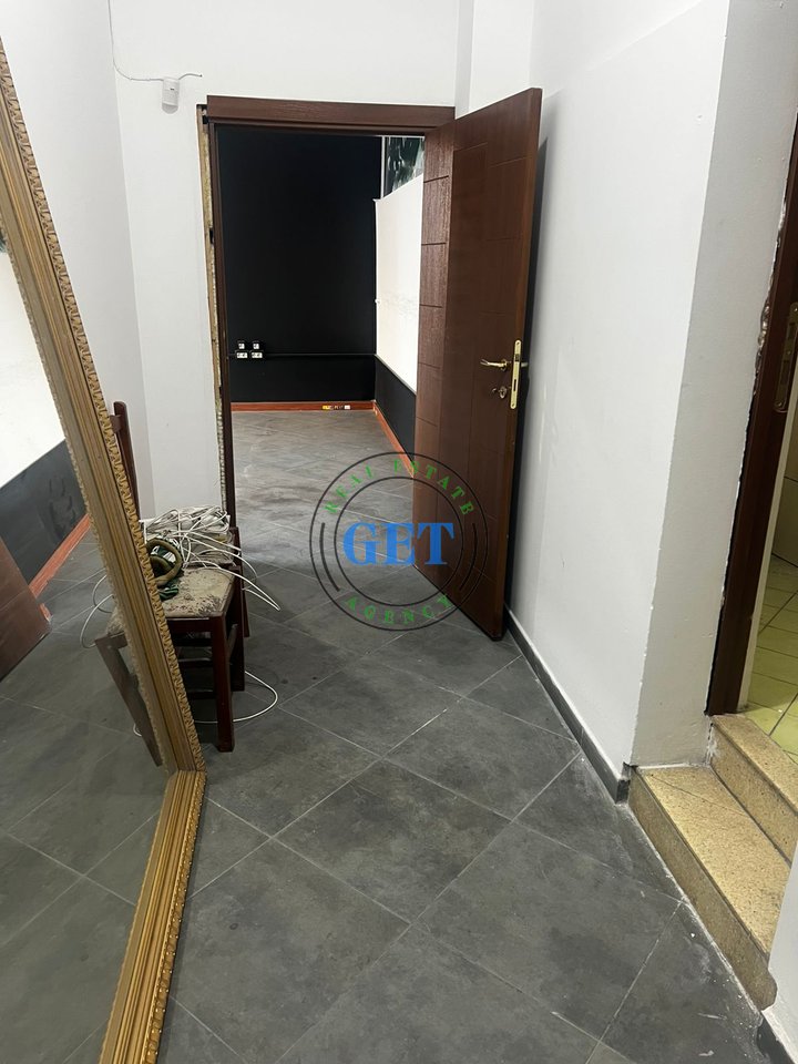 Jepet me qira, Ambient Biznesi ,Perballe Galaktikut, Durrës