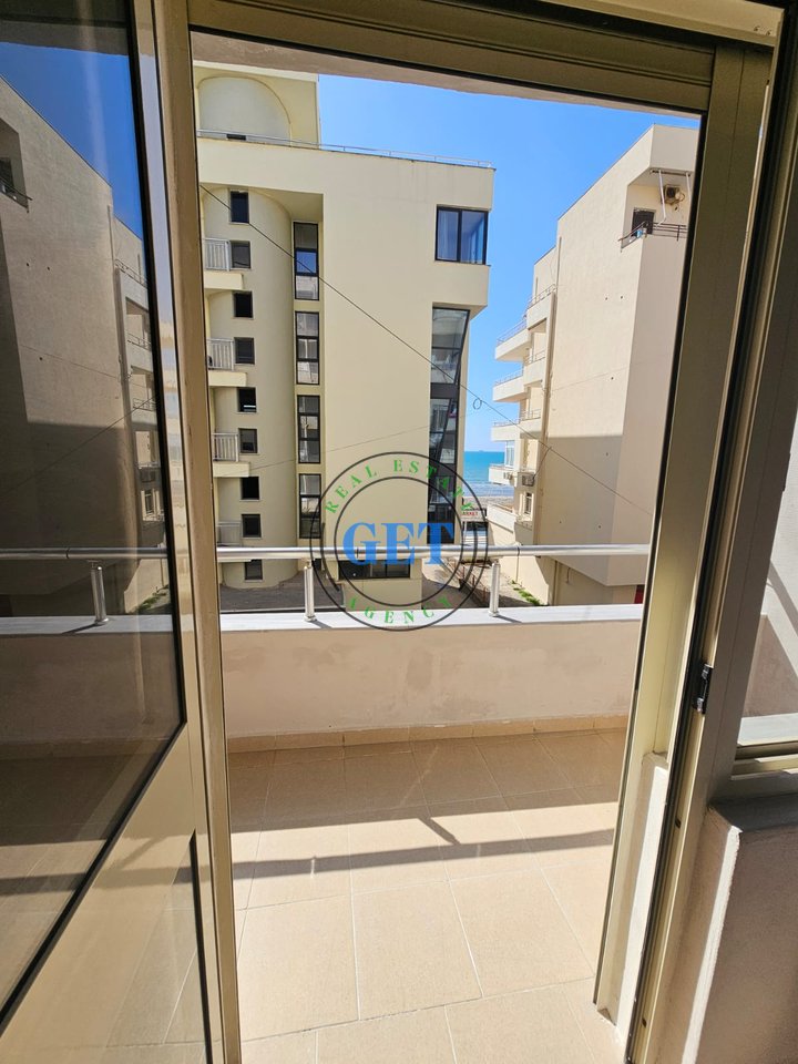 Shitet Garsoniere, pranë Hotel Adriatik, Plazh, Durrës