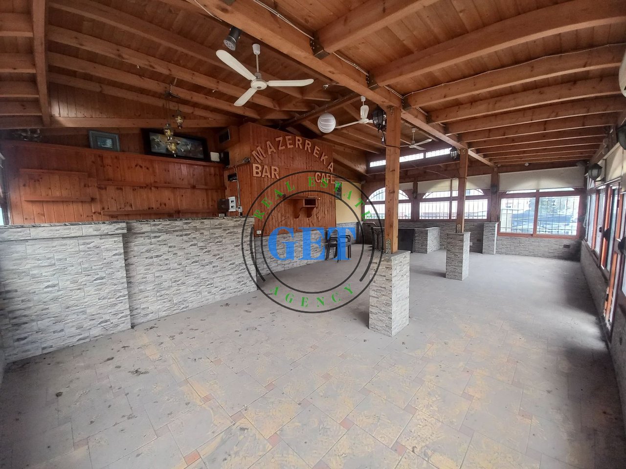 Jepet me Qira Ambient biznesi, tek Stadiumi, Durrës!