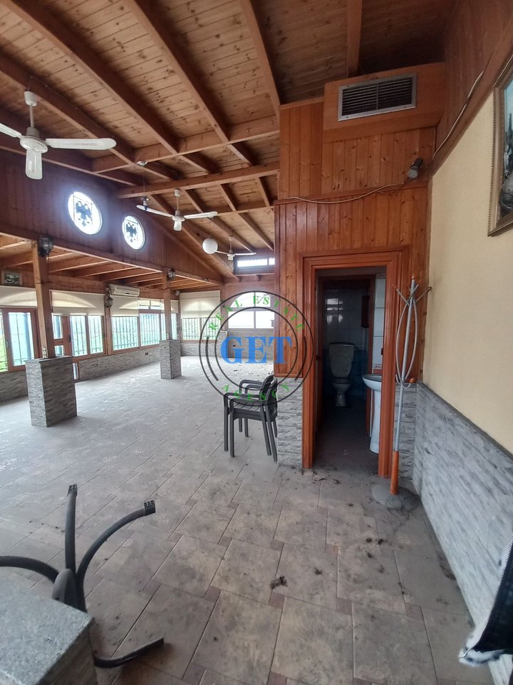 Jepet me Qira Ambient biznesi, tek Stadiumi, Durrës!