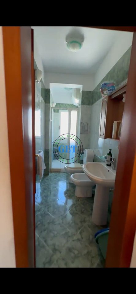 Shitet Apartament 3+1+2 ballkone , Zjarrefiksja, Durrës!