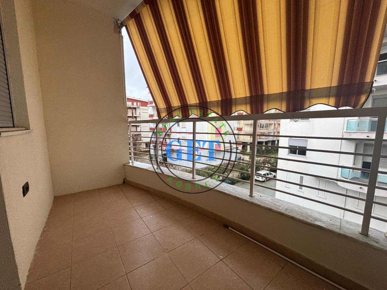 Shitet Apartament 2+1, Pishat e buta,Golem,Durrës.