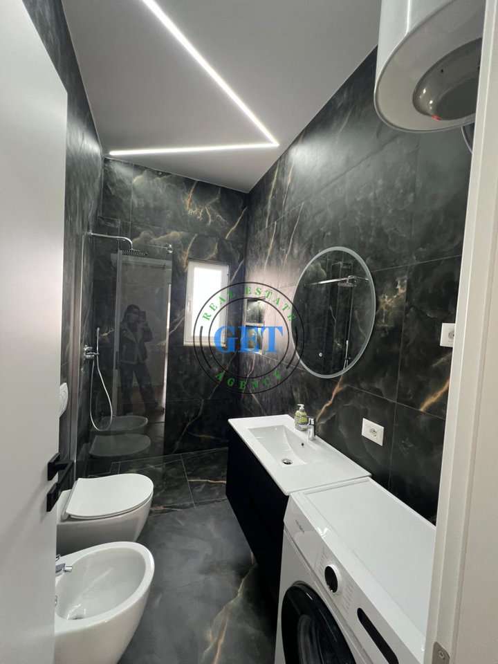 Jepet me qira apartament 2+1, Bulevardi Dyrrah, Durrës!