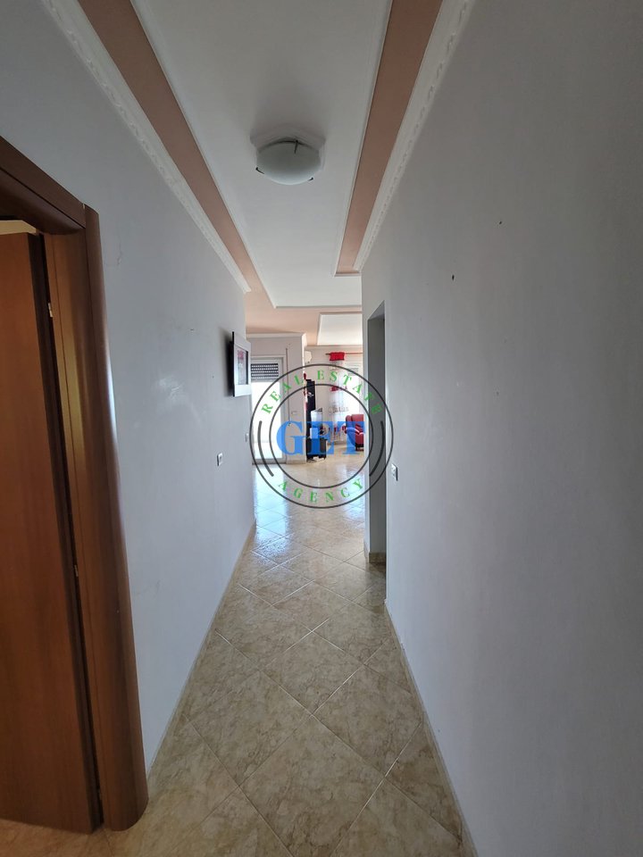 Jepet me qira apartament 2+1 në zonën Vollga,Durrës!