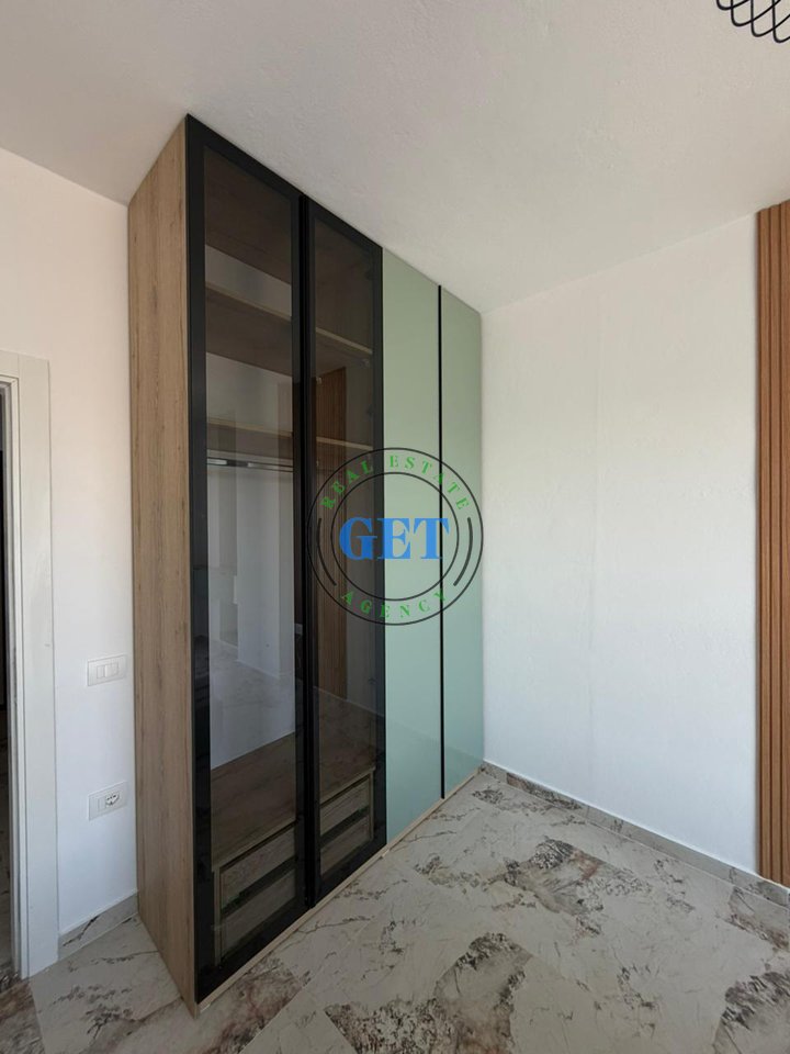 Shitet apartament 1+1 në Golem,Durres!