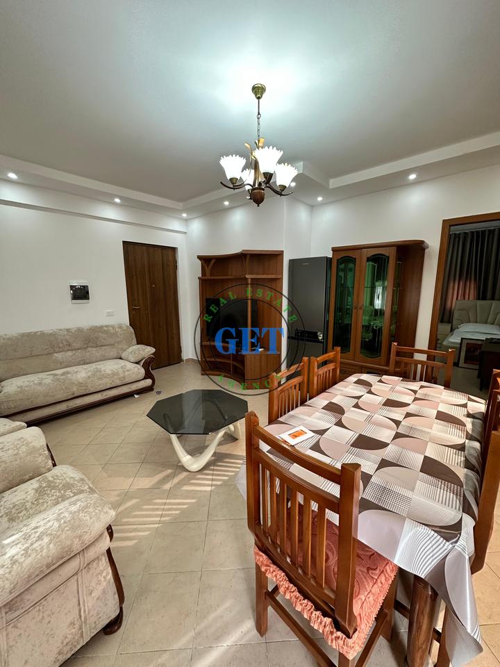 Jepet me qira Apartament 2+1,pranë Shkollës “Bajram Curri”