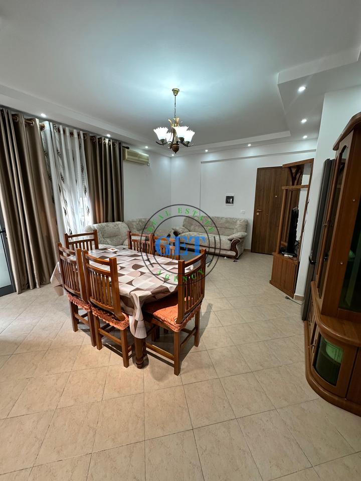 Jepet me qira Apartament 2+1,pranë Shkollës “Bajram Curri”