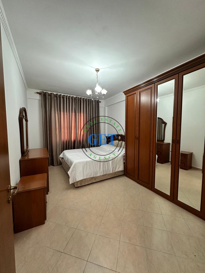 Jepet me qira Apartament 2+1,pranë Shkollës “Bajram Curri”