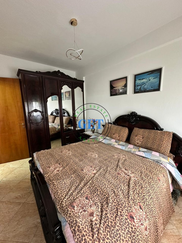 Jepet me qira, apartamente 1+1,pranë Shkollës “Bajram Curri”, Plazh, Durrës