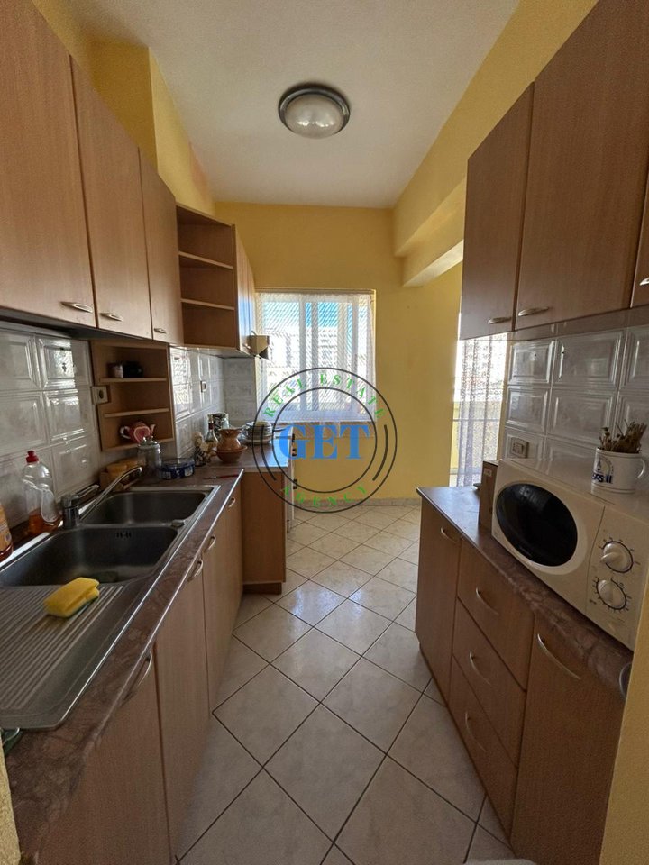 Shitet Apartament 2+1 | Ish Rajoni i Policisë , Durrës
