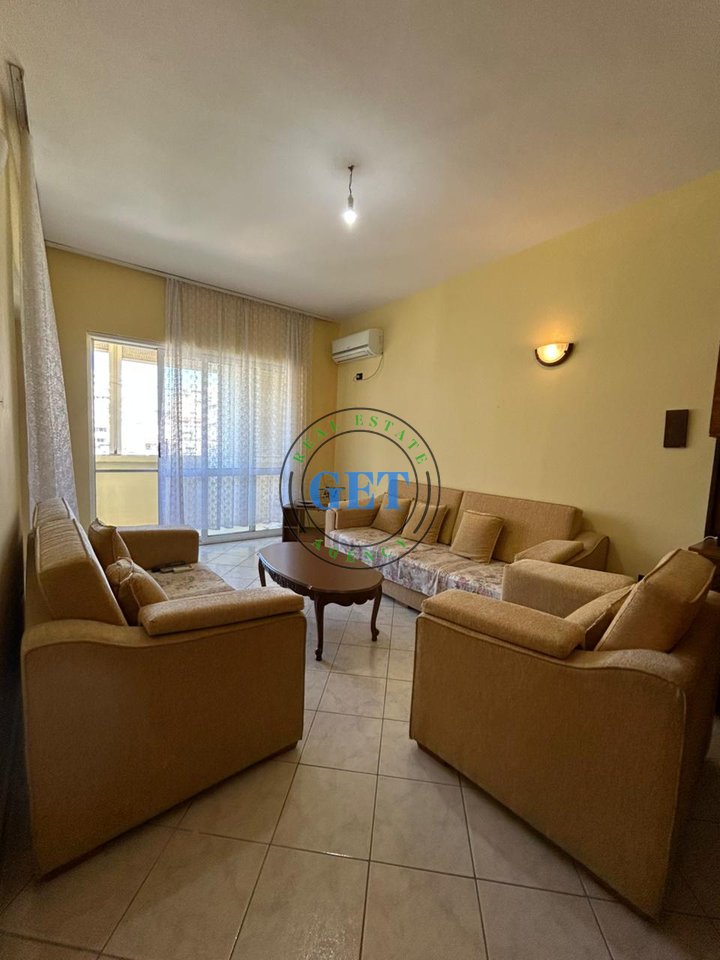 Shitet Apartament 2+1 | Ish Rajoni i Policisë , Durrës