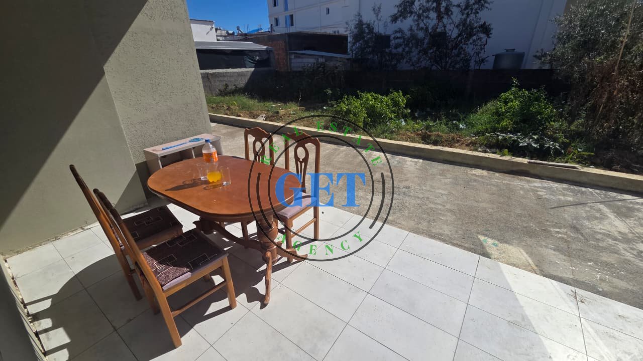 Jepet me Qira Kati i Parë i një Shtëpie Private 2+1 | Kënetë, Durrës