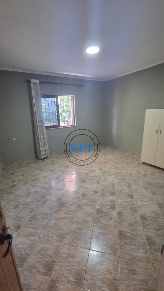 Jepet me Qira Kati i Parë i një Shtëpie Private 2+1 | Kënetë, Durrës