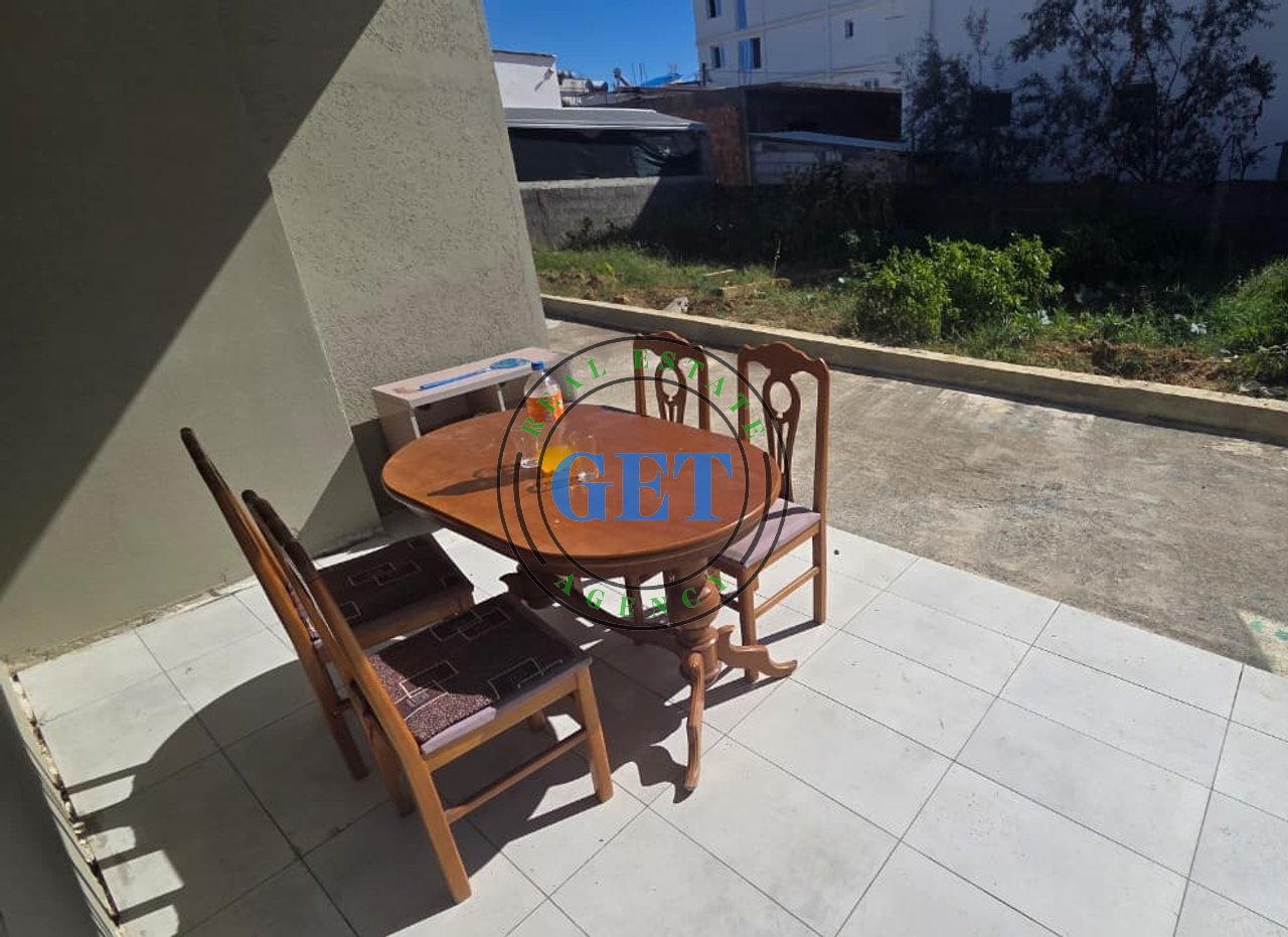 Jepet me Qira Kati i Parë i një Shtëpie Private 2+1 | Kënetë, Durrës