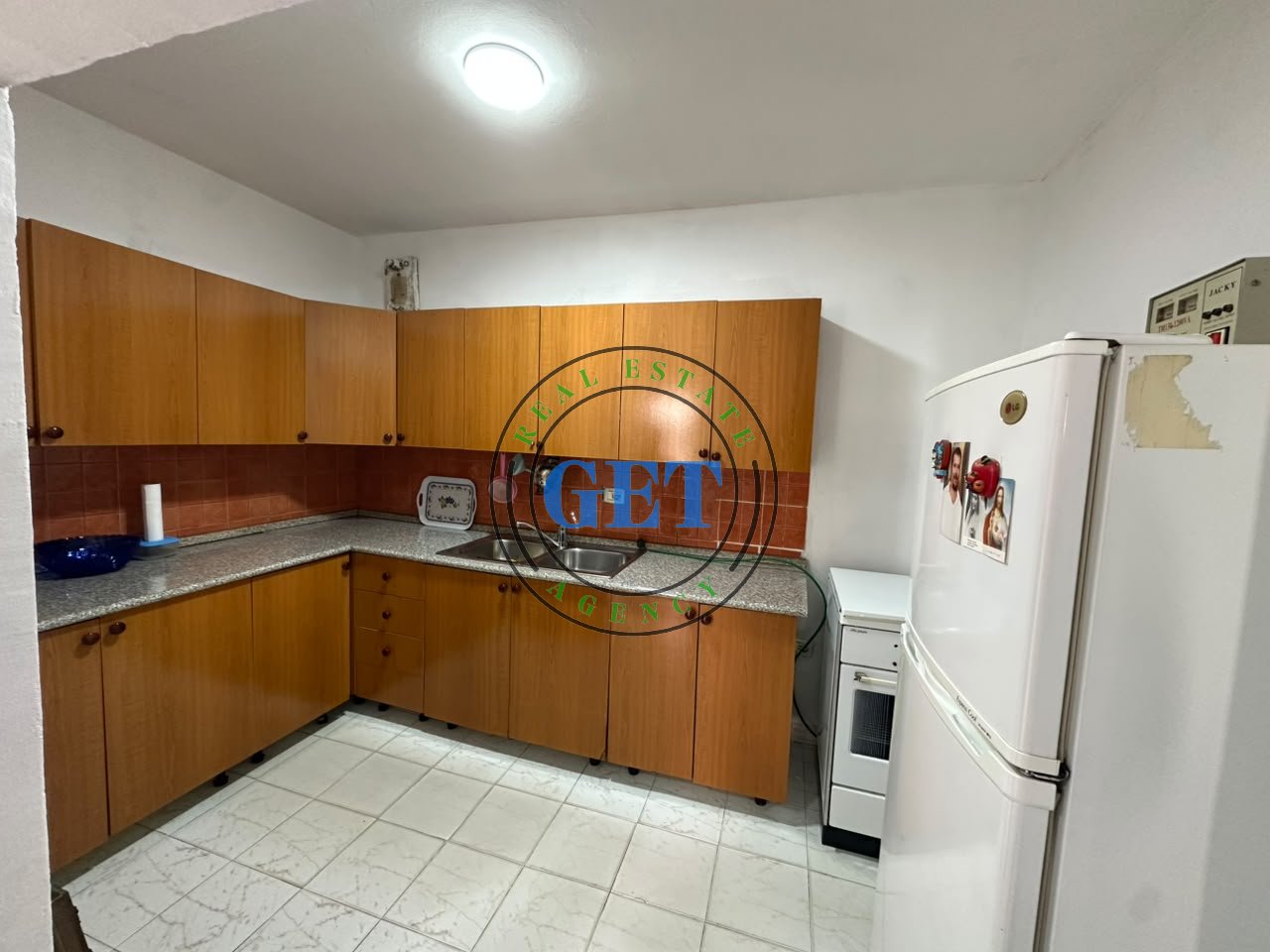 Jepet me qira apartament 1+1 stadiumi, Durrës