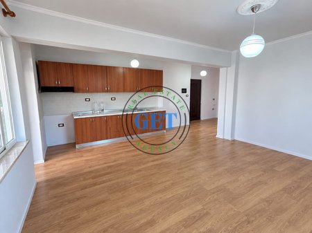 Shitet apartament 2+1 + ballkon | pranë Spitalit, Durrës