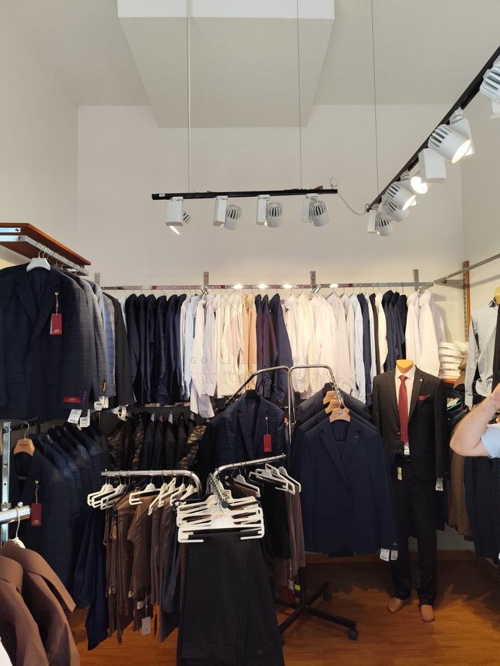 Locale Commerciale in Affitto a Zogu i Zi, Tirana - 450€
