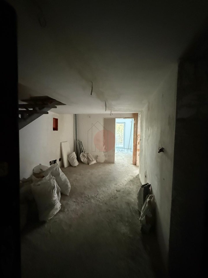 Duplex për Shitje në Misto Mame, Tiranë - 95,000€