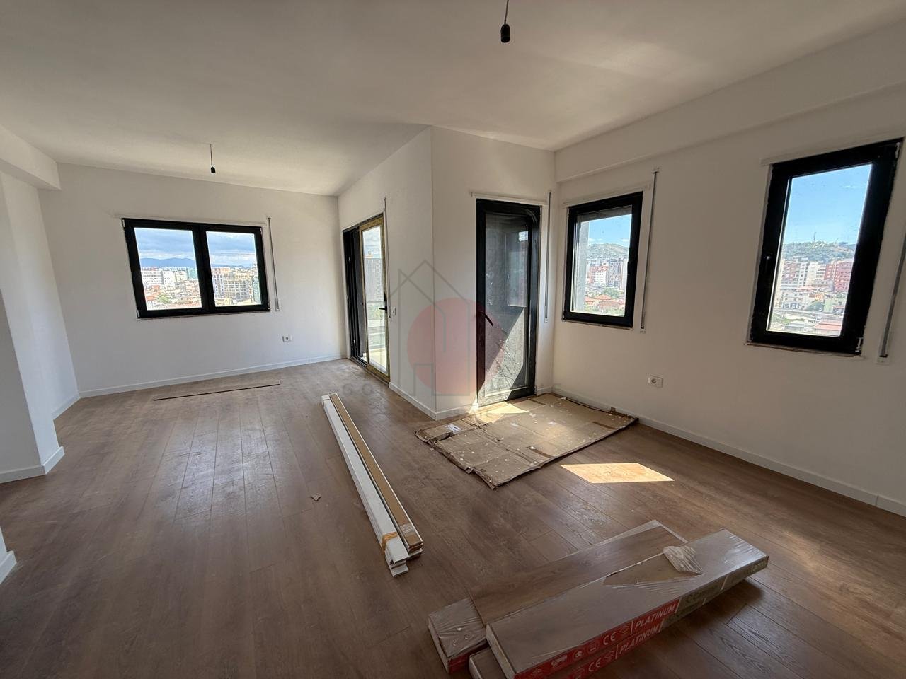 Apartament 2+1+2 Me Qira në Astir, Tiranë - 500€