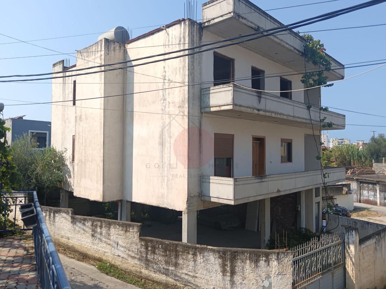 Vilë 3+1+2 në shitje në Arapaj, Durrës - 160,000€ | 232 m²