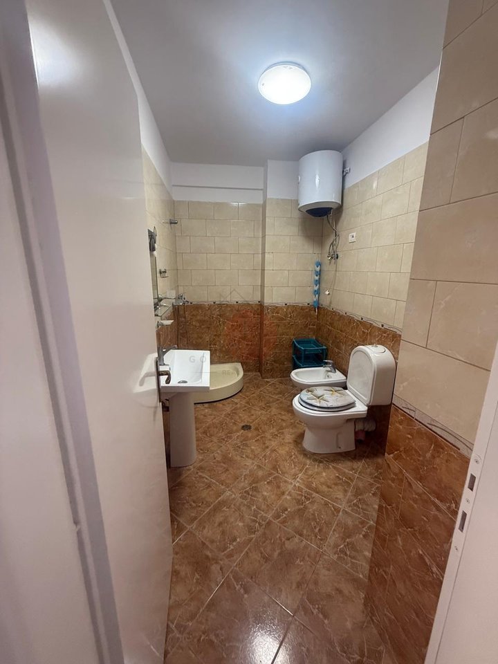 🏡 Shitet Apartament 1+1 | 72.5 m² | 165,000 €
📍 Rruga Ndre Mjeda, pranë Report Tv.