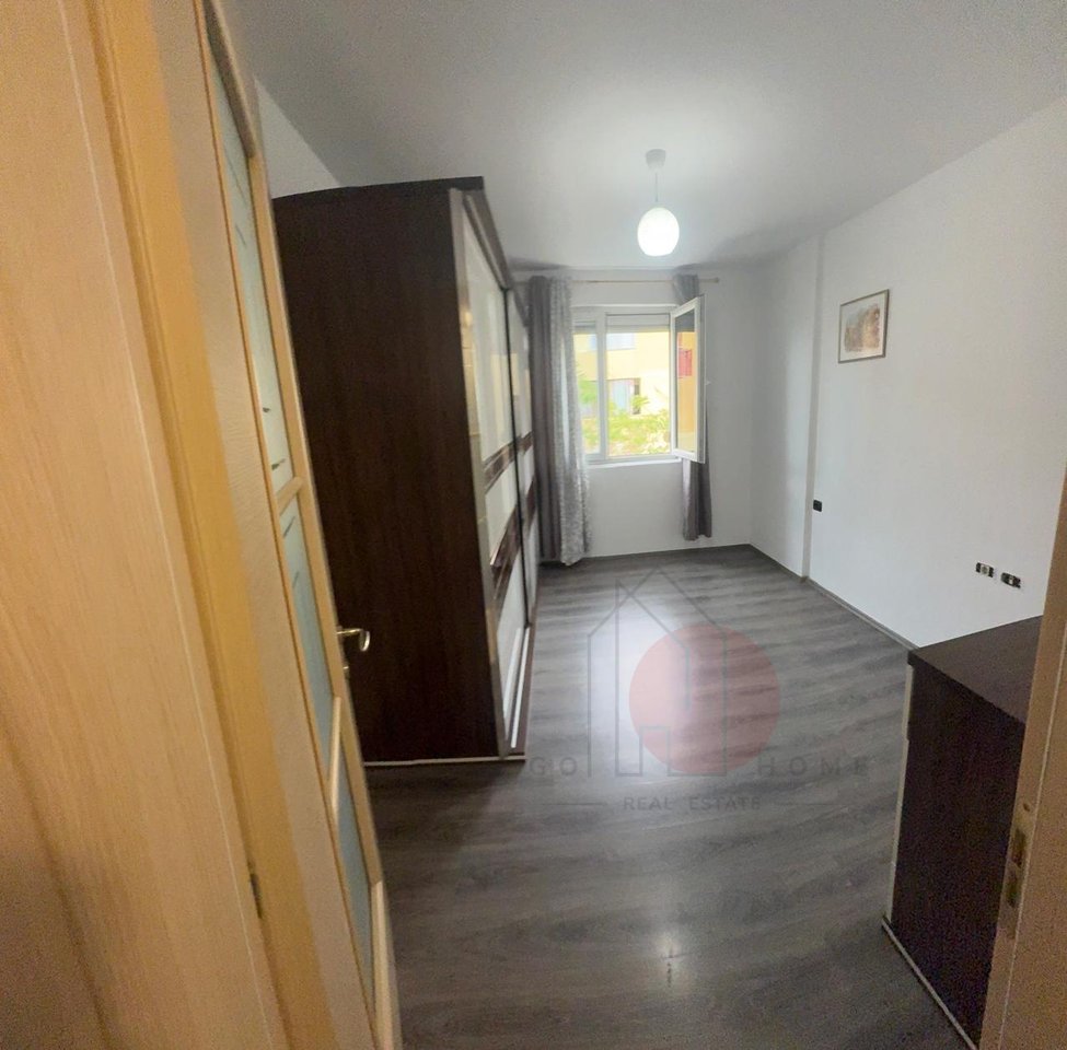 Shitet apartament 2+1 📍

📌 Vendndodhja: Ish Fusha e Aviacionit, Rruga “Dafinave”
