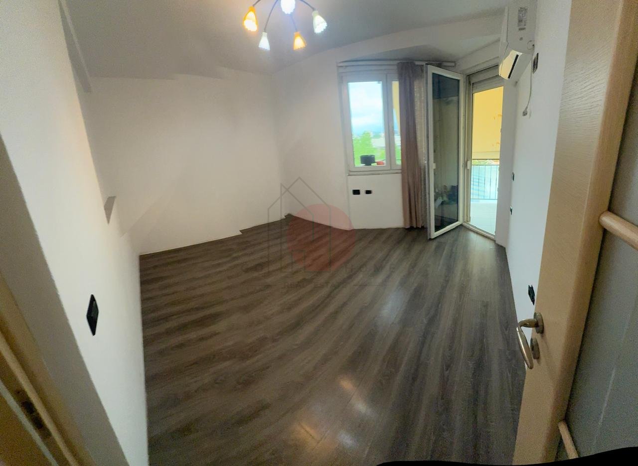 Shitet apartament 2+1 📍

📌 Vendndodhja: Ish Fusha e Aviacionit, Rruga “Dafinave”