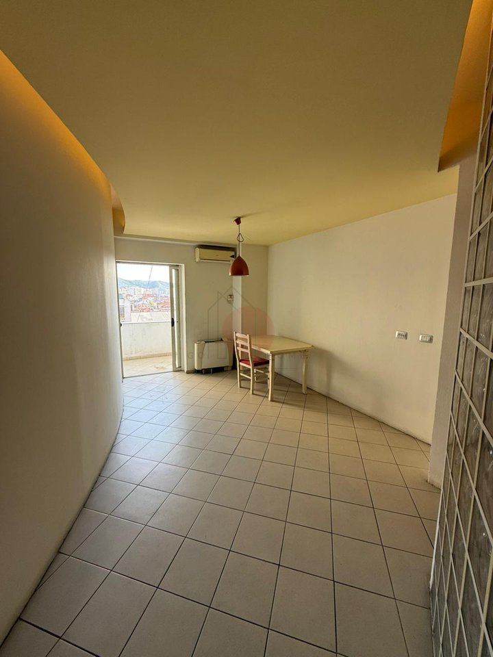 🏡 Shitet apartament 2+1+2 tualete + 2 ballkone – Zogu i Zi (Logos)