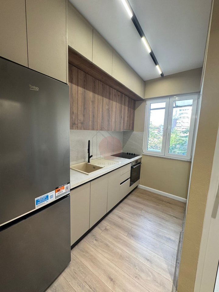 Apartment 1+1 + balcony for sale – Muhamet Gjollesha Street, near Bar Dubai (ALI DEMI) | 3rd floor, 5-story building | Net area 41 m² | Fully furnished | Price 125,000 € | With property title deed