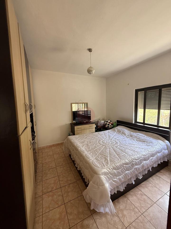 2-Story House for Sale + Land | Shkozë (near Elite Palace) Land area: 298 m² Building area: 81.1 m² 💰 Price: 25,000,000 lek