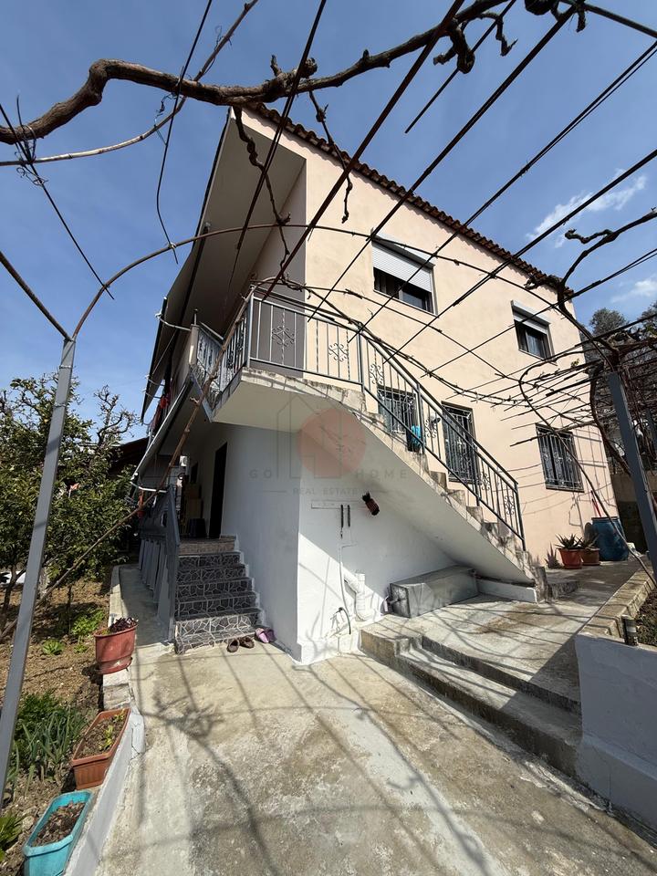 2-Story House for Sale + Land | Shkozë (near Elite Palace) Land area: 298 m² Building area: 81.1 m² 💰 Price: 25,000,000 lek