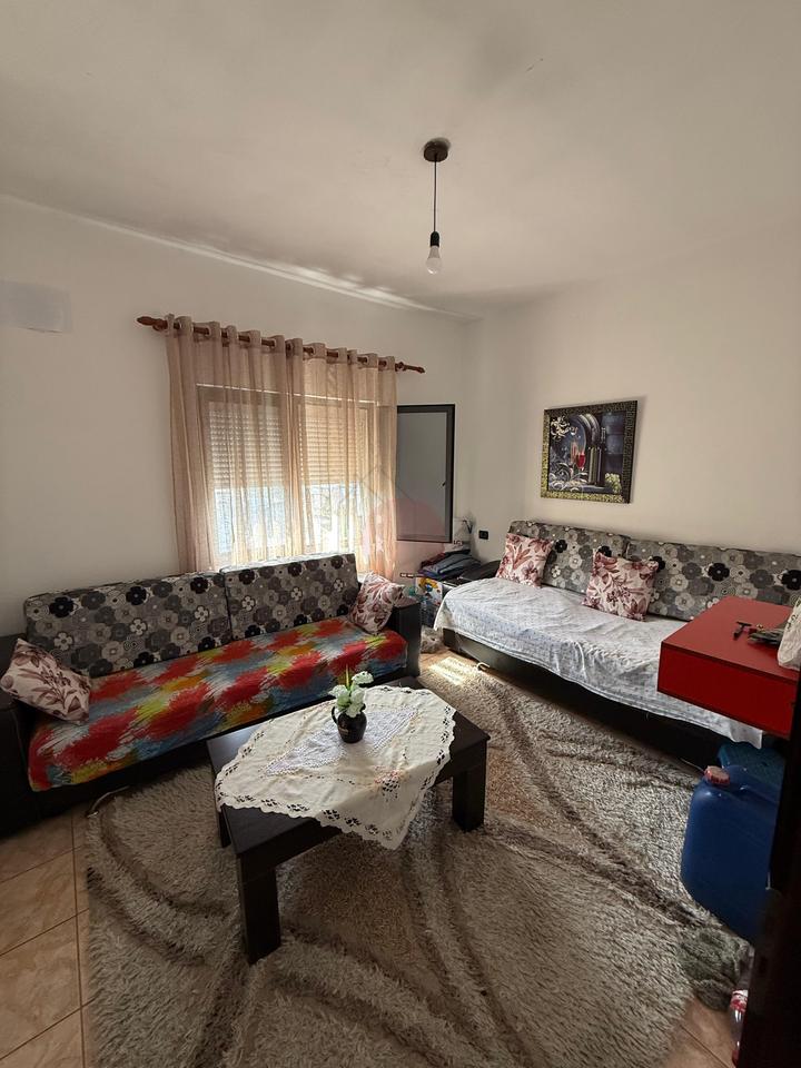 2-Story House for Sale + Land | Shkozë (near Elite Palace) Land area: 298 m² Building area: 81.1 m² 💰 Price: 25,000,000 lek