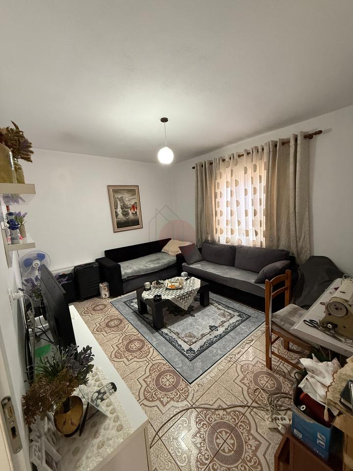 2-Story House for Sale + Land | Shkozë (near Elite Palace) Land area: 298 m² Building area: 81.1 m² 💰 Price: 25,000,000 lek