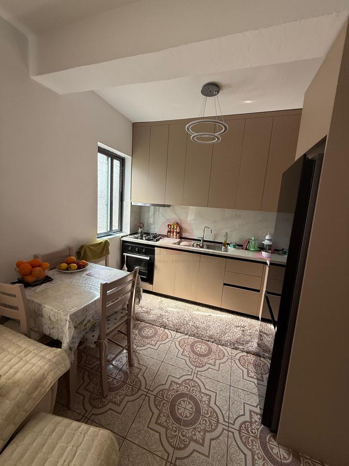 2-Story House for Sale + Land | Shkozë (near Elite Palace) Land area: 298 m² Building area: 81.1 m² 💰 Price: 25,000,000 lek