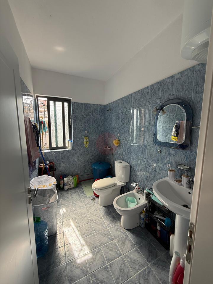 2-Story House for Sale + Land | Shkozë (near Elite Palace) Land area: 298 m² Building area: 81.1 m² 💰 Price: 25,000,000 lek